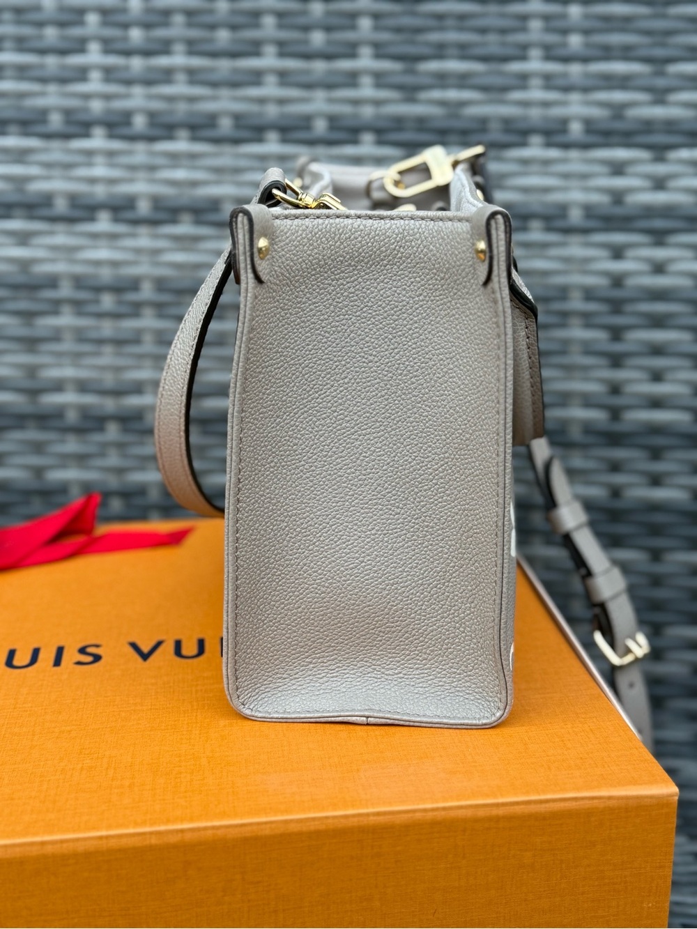 Louis Vuitton onthego pm in dove/cream (Taupe & Cream Monogram Mini Satchel) - Picture 5 of 7